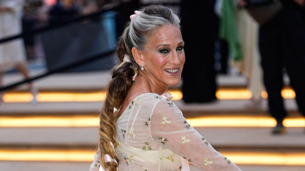 Sarah Jessica Parker’s Braid Is a Quiet Silver Masterpiece